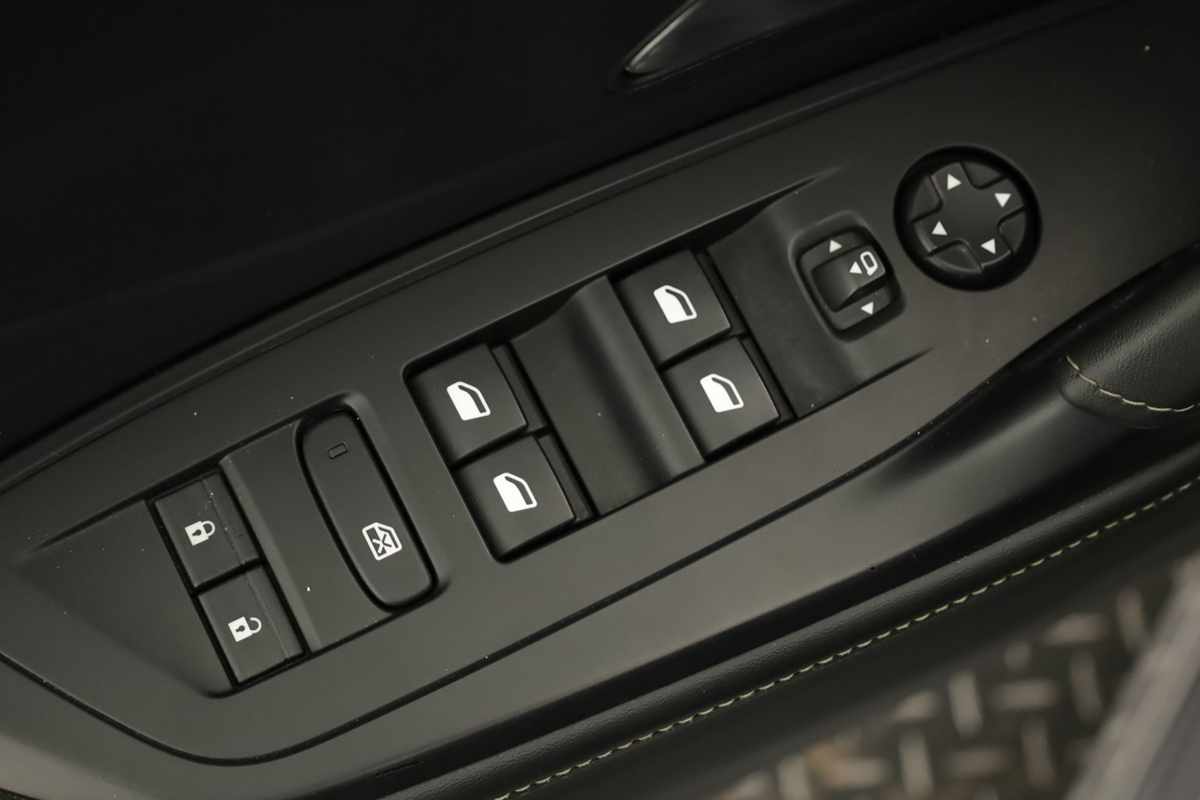 peugeot-308-2024-gasolina-1199cc