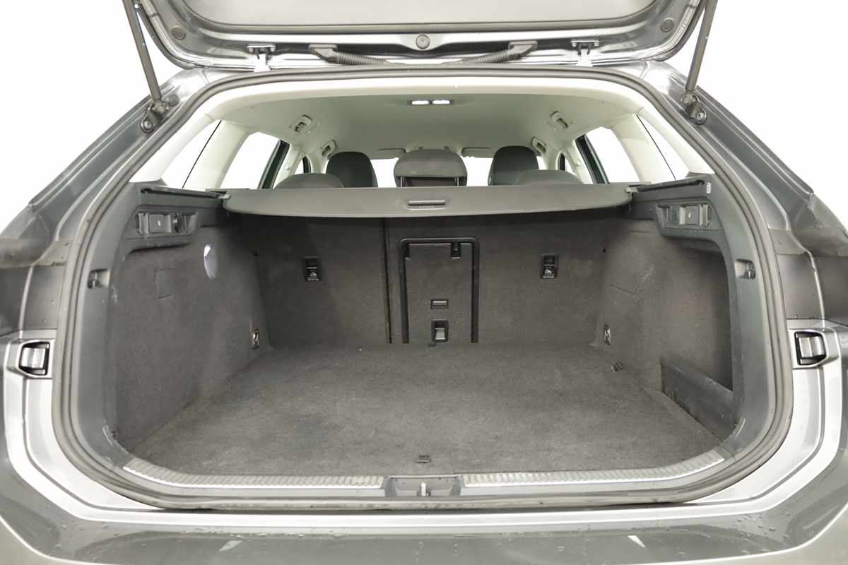 volkswagen-passat-variant-2025-hibrido-a-gasolina-1498cc