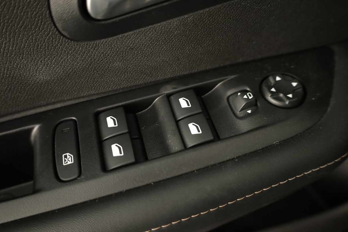 peugeot-208-2025-gasolina-1199cc
