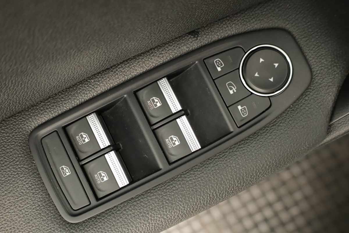 renault-captur-2023-gpl-999cc