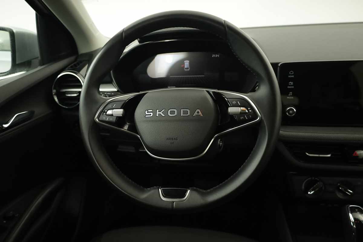 skoda-fabia-2025-gasolina-999cc