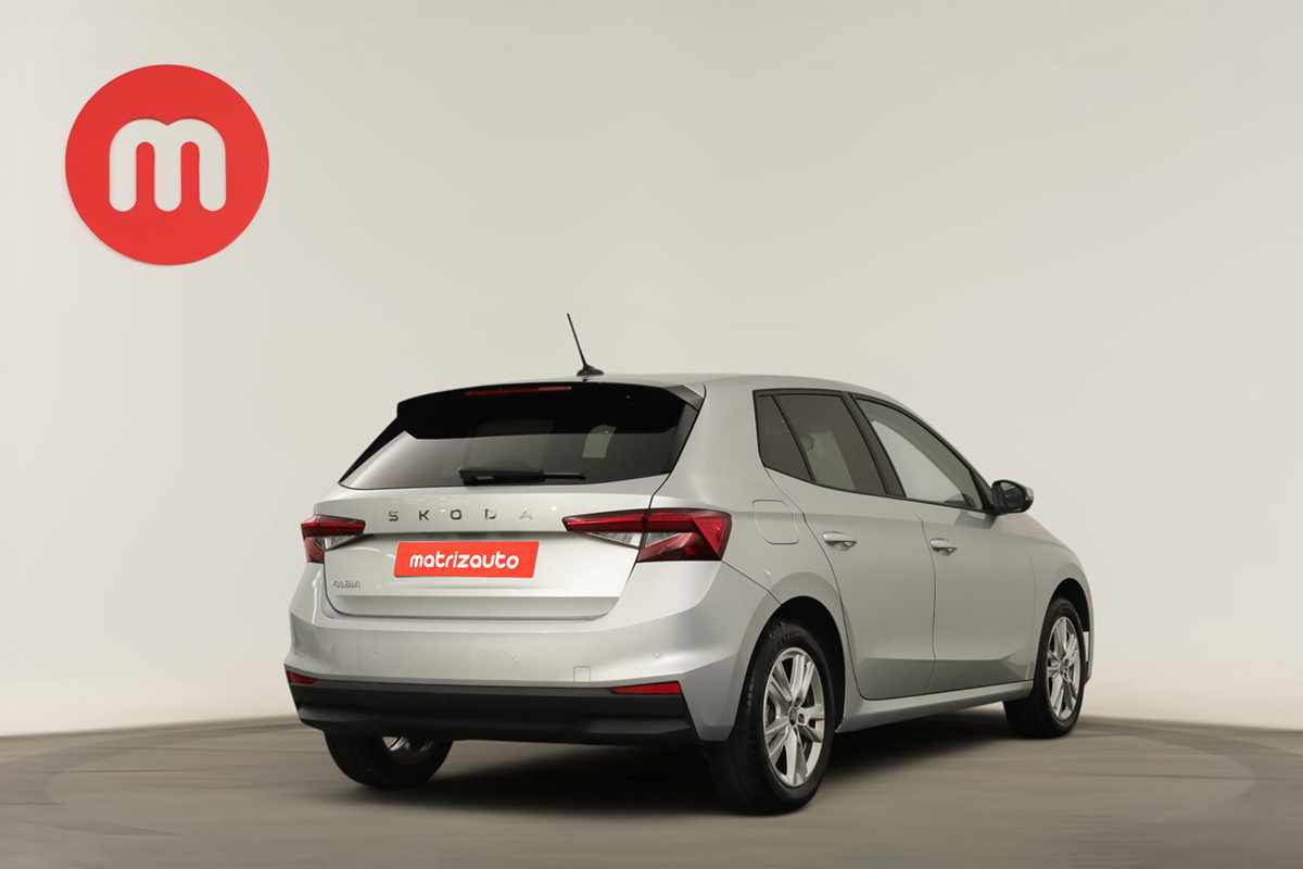 skoda-fabia-2025-gasolina-999cc