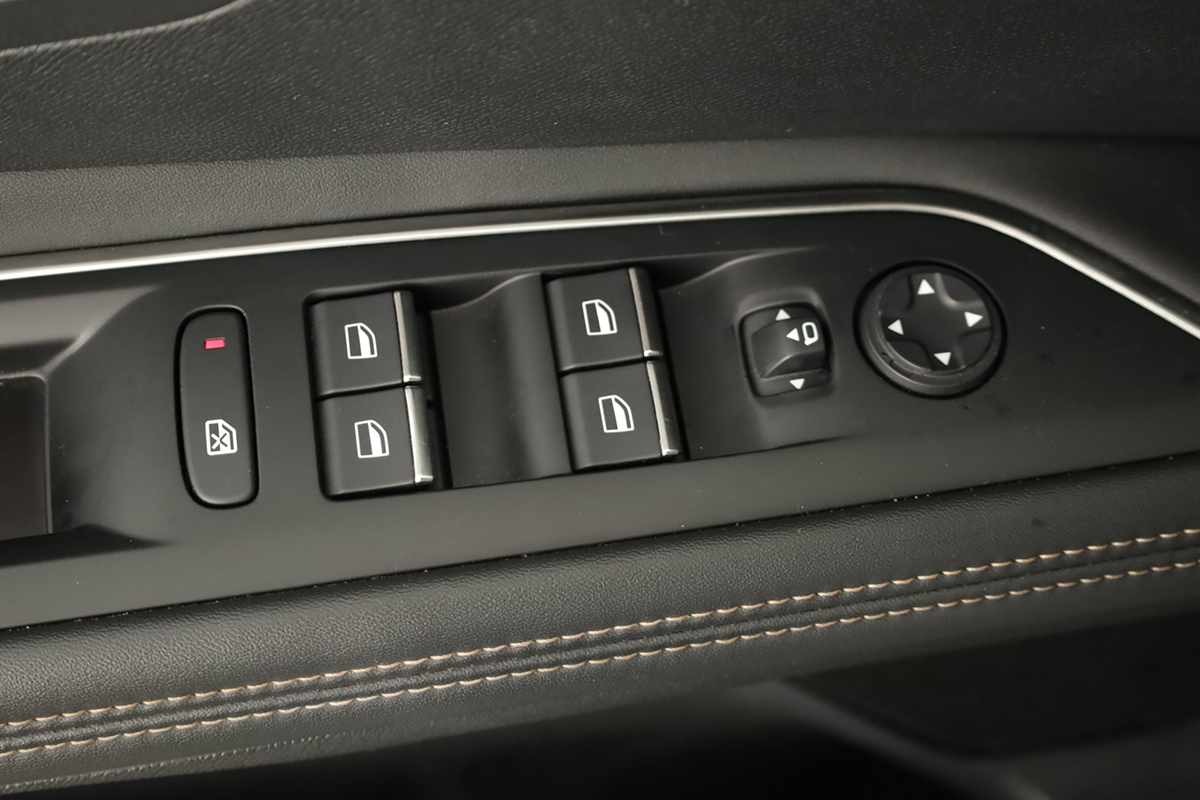 peugeot-3008-2024-gasolina-1199cc