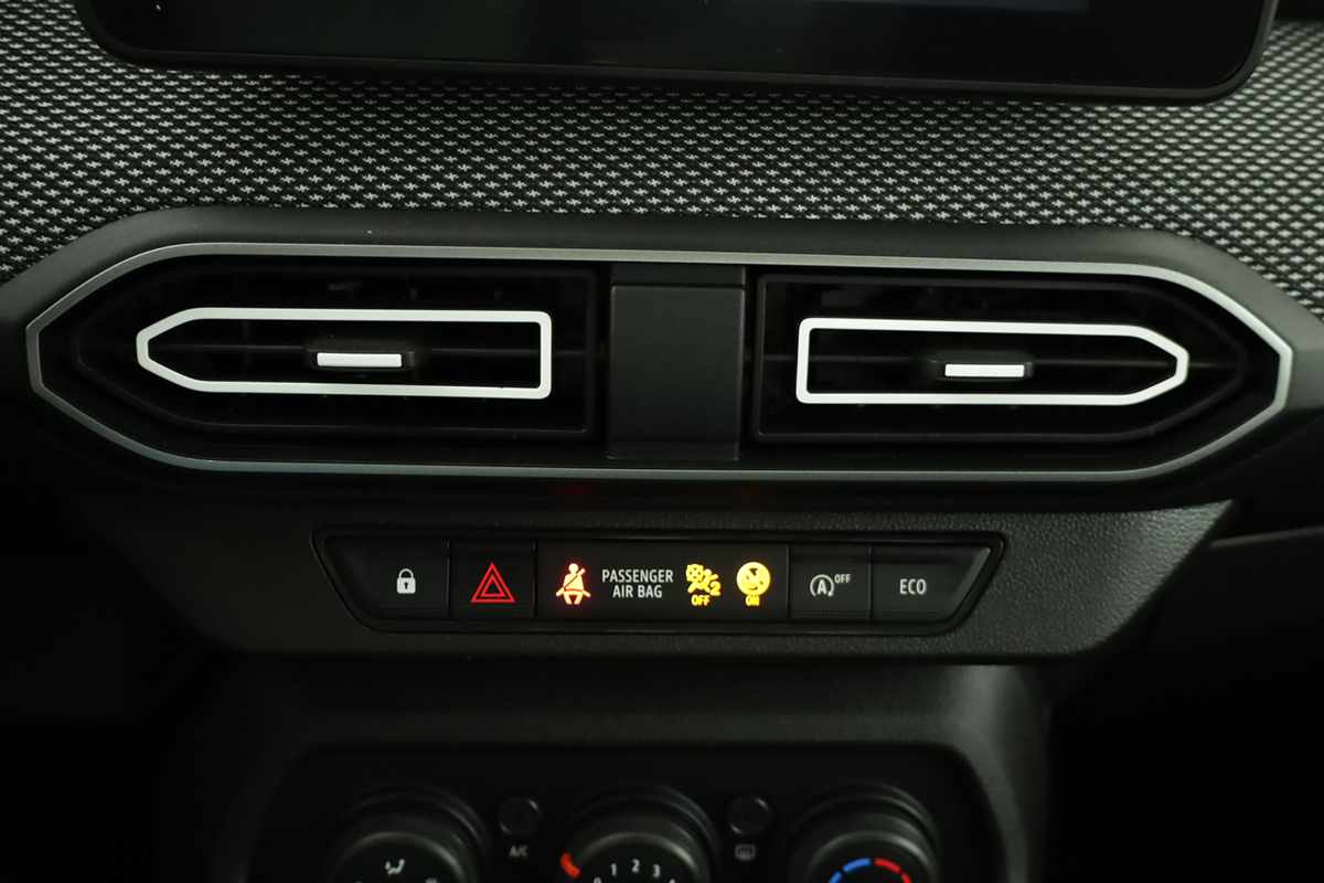 dacia-sandero-2024-gasolina-999cc