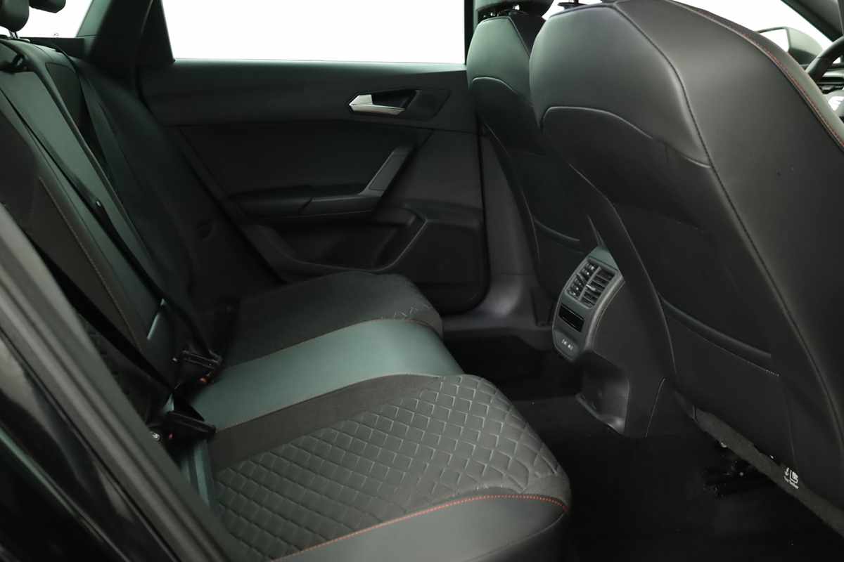 seat-leon-st-2025-hibrido-a-gasolina-1498cc