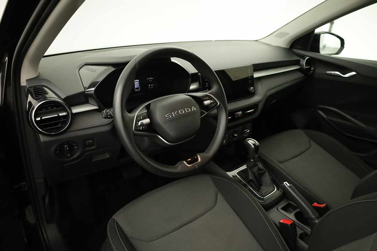 skoda-fabia-2025-gasolina-999cc