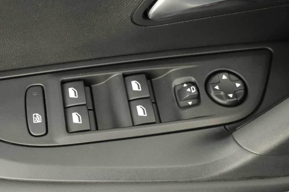 peugeot-2008-2025-gasolina-1199cc