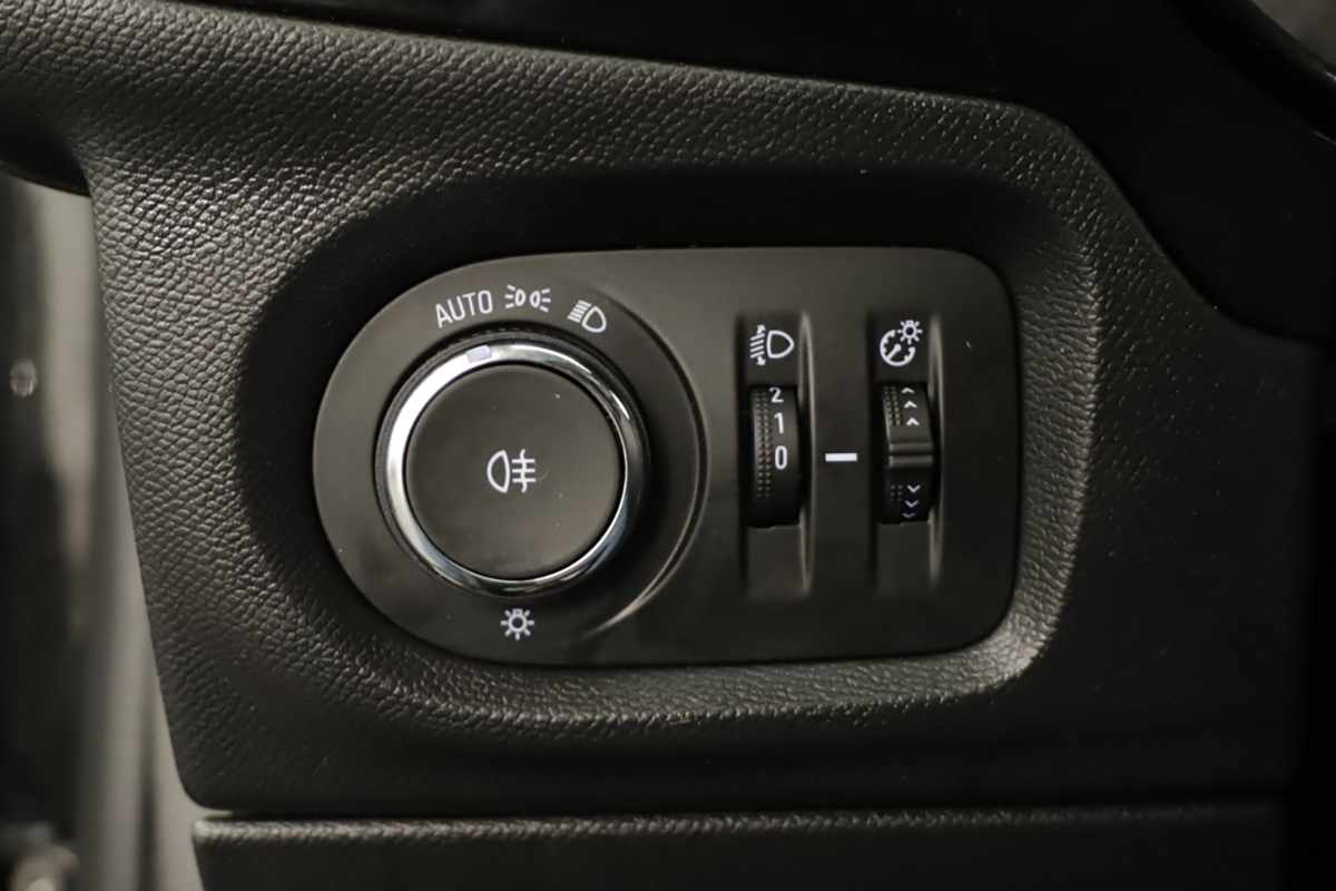 opel-corsa-2025-gasolina-1199cc