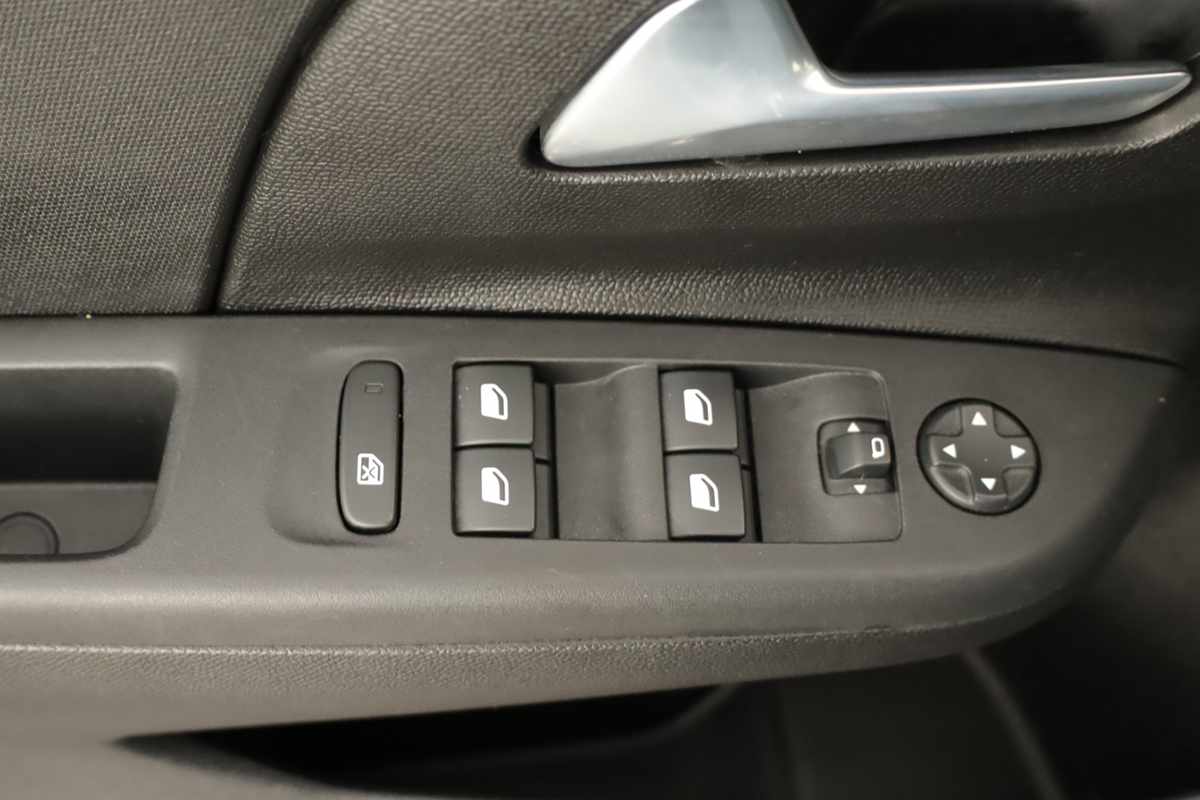 opel-corsa-2025-gasolina-1199cc
