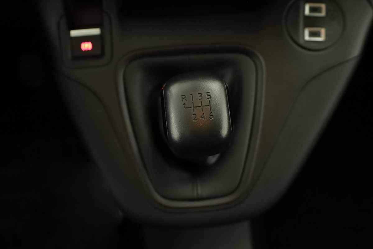 peugeot-partner-2024-diesel-1499cc
