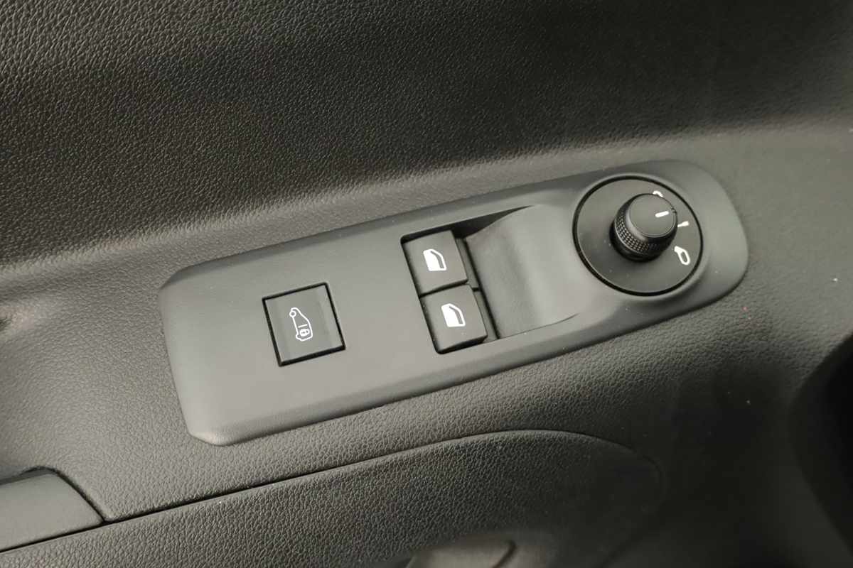 peugeot-partner-2024-diesel-1499cc
