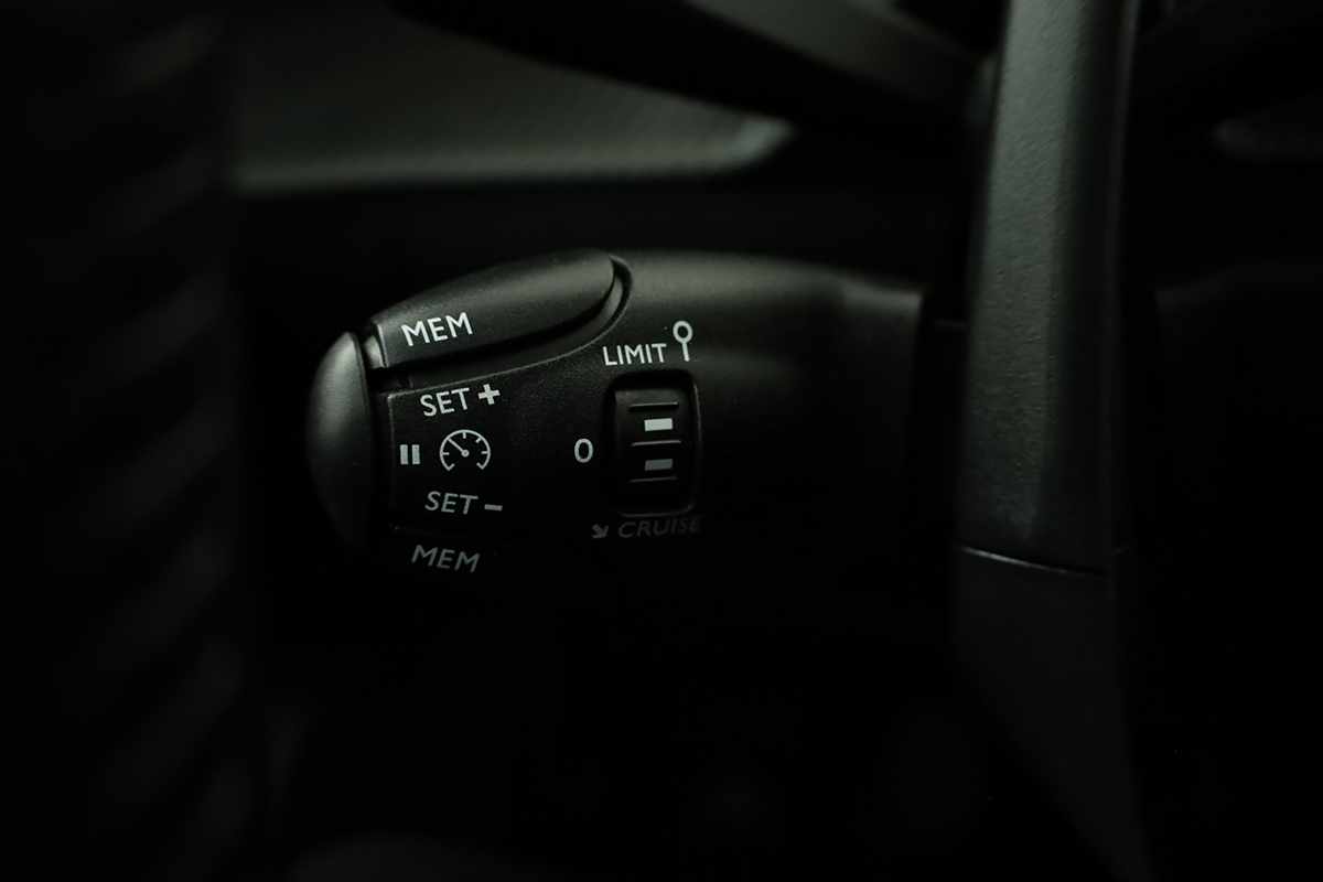 peugeot-2008-2024-gasolina-1199cc