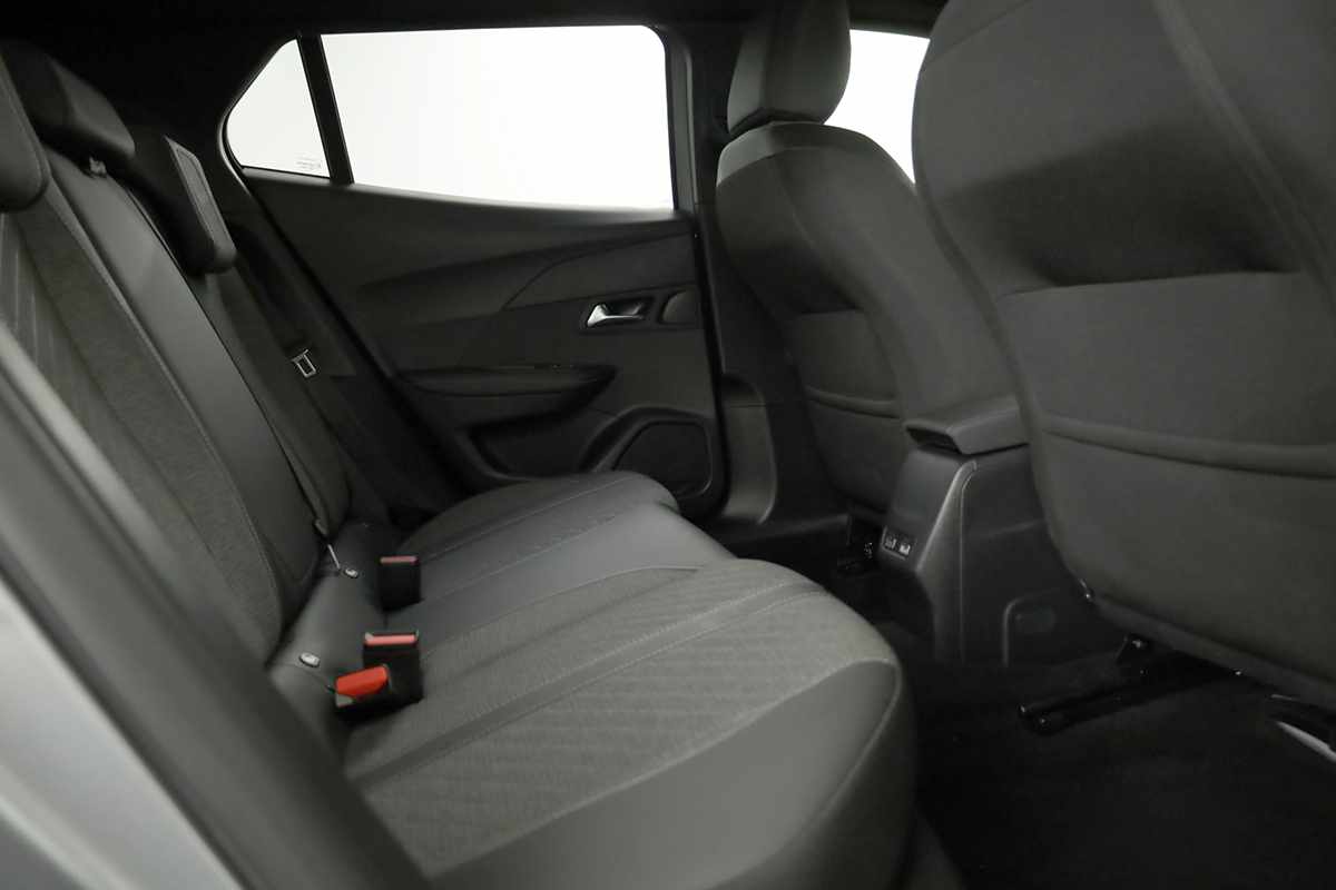 peugeot-2008-2024-gasolina-1199cc