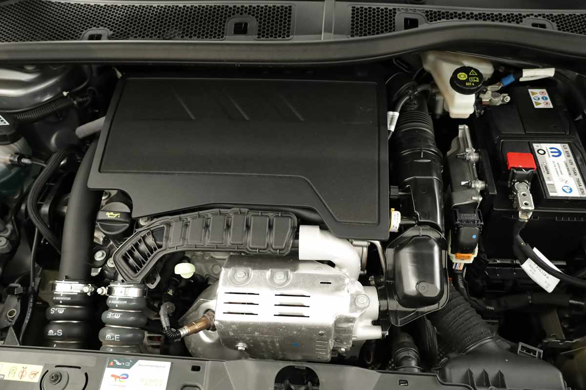 peugeot-2008-2024-gasolina-1199cc