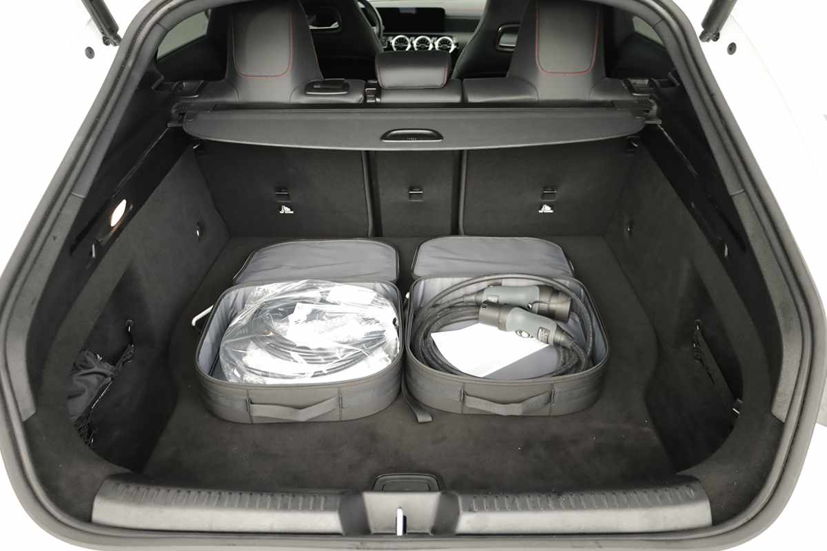 mercedes-benz-cla-2024-hibrido-a-gasolina-1332cc