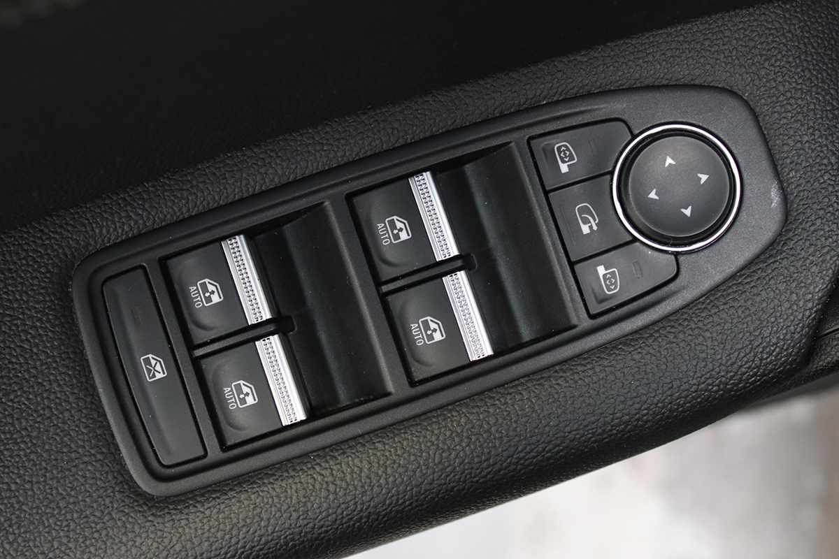 renault-captur-2024-gpl-999cc