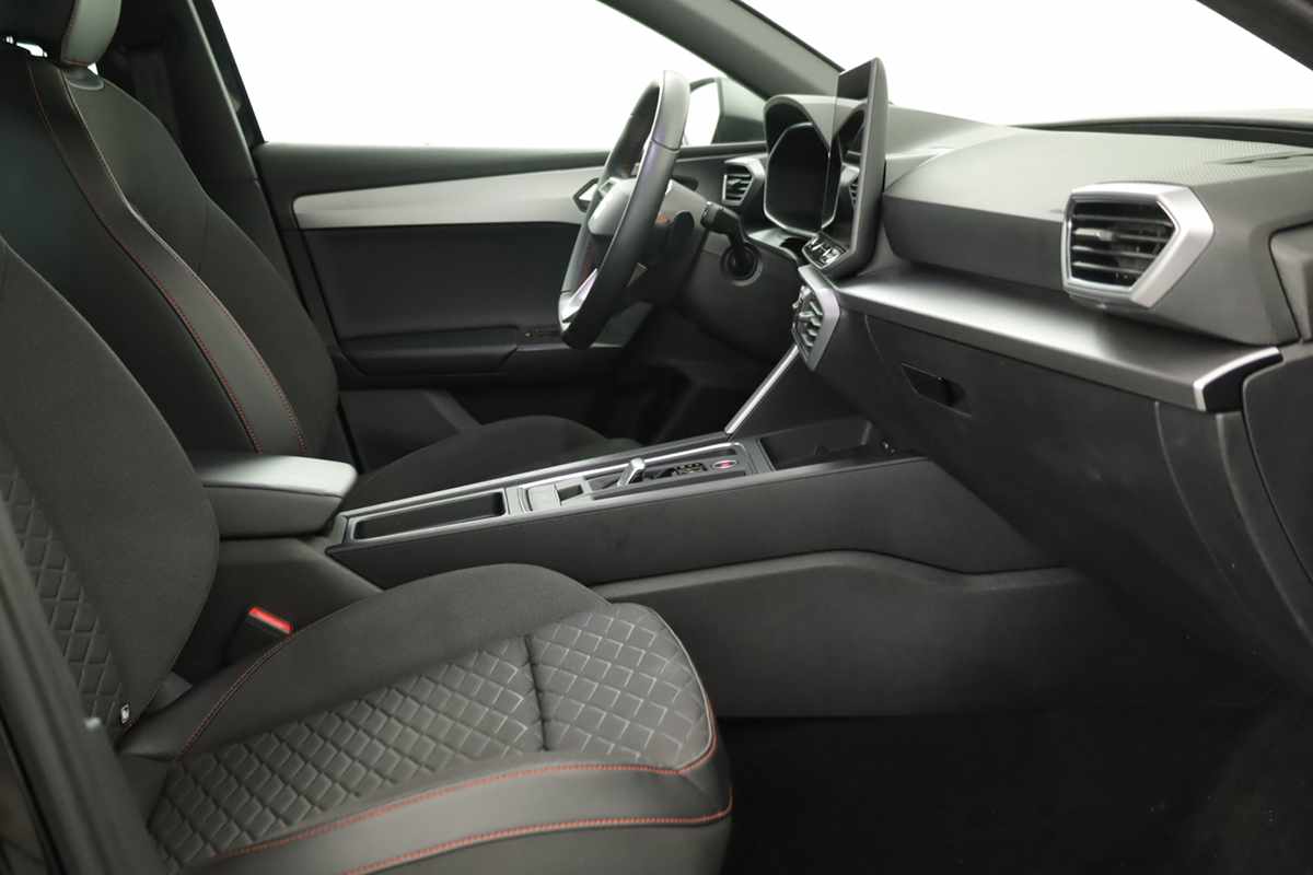 seat-leon-st-2025-hibrido-a-gasolina-1498cc