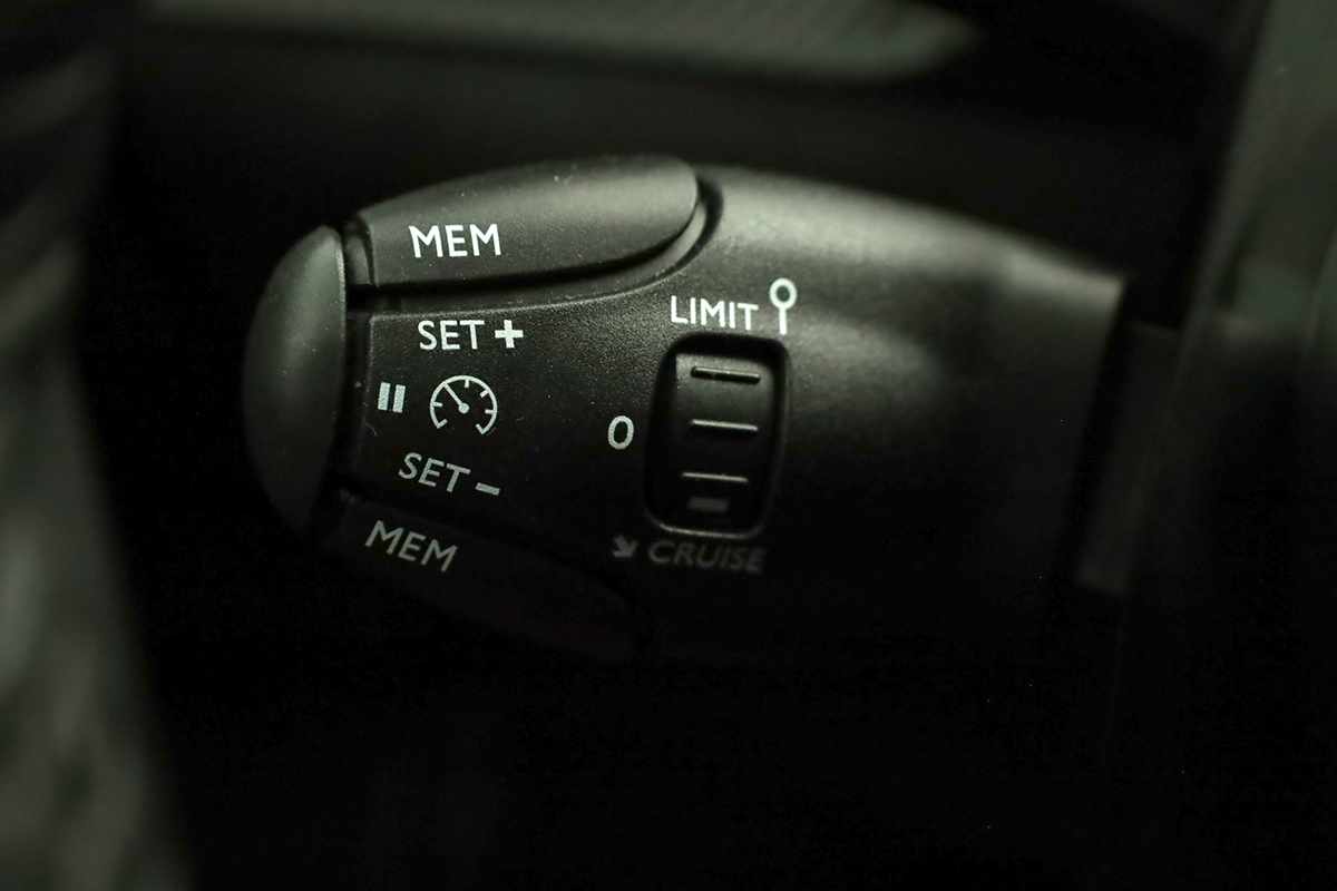 peugeot-2008-2024-gasolina-1199cc