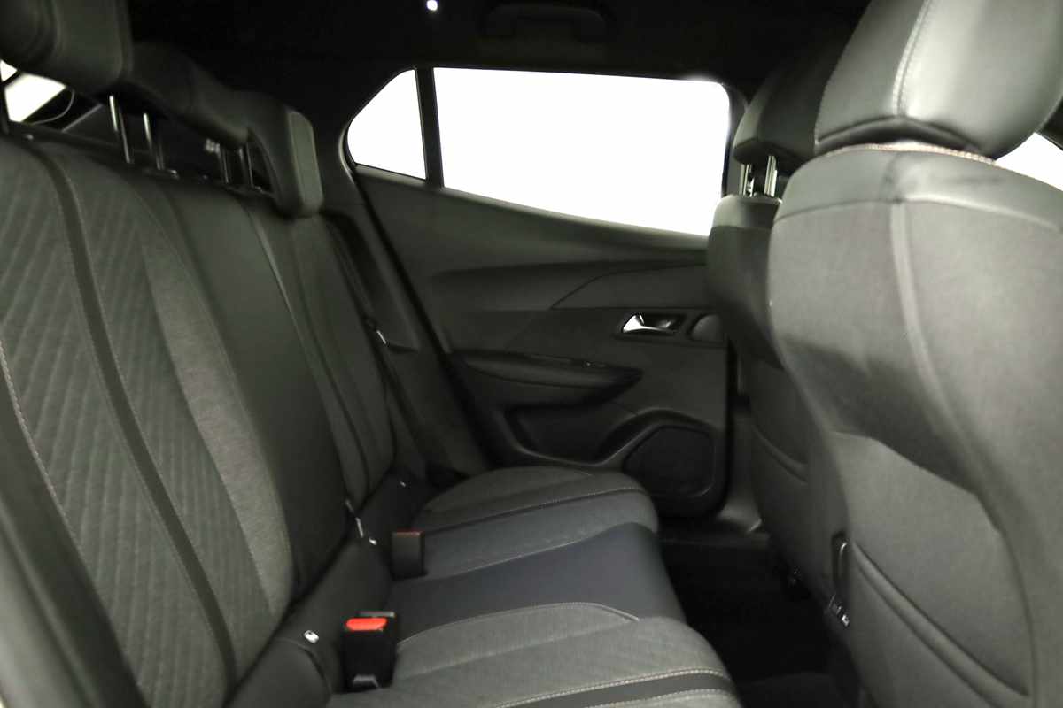 peugeot-2008-2024-gasolina-1199cc