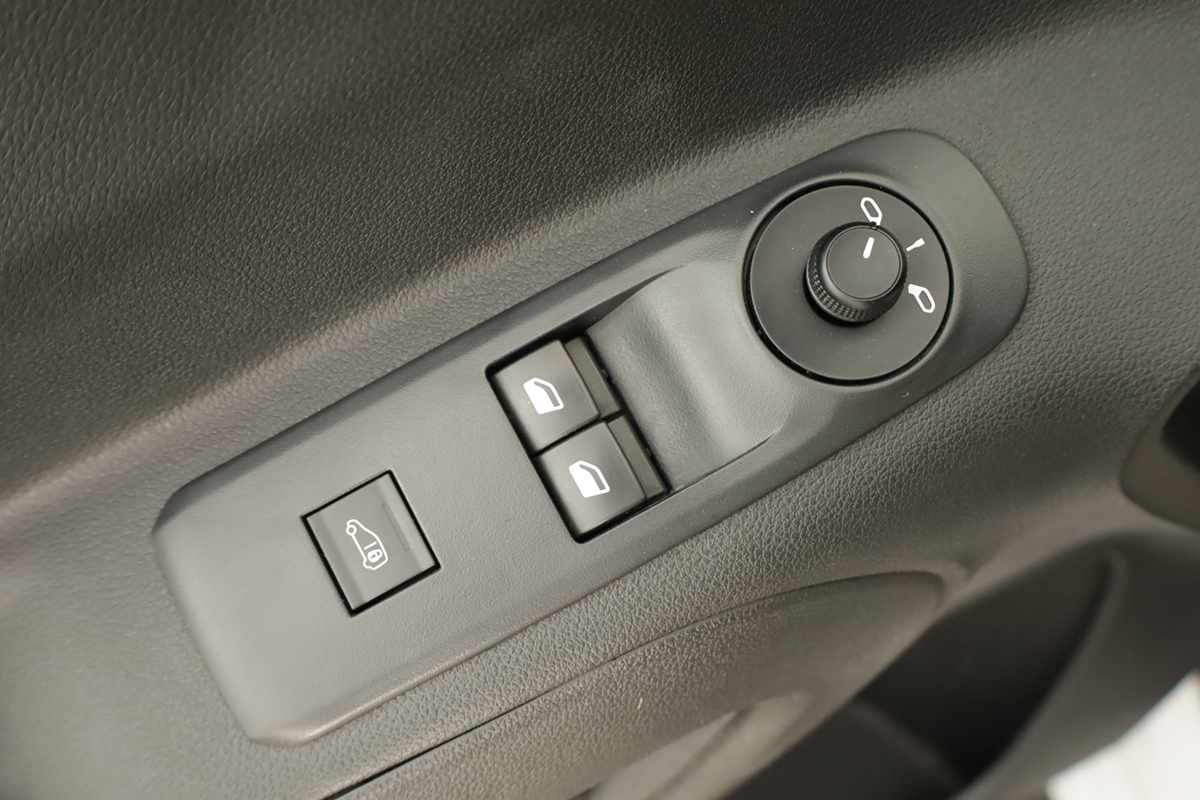 peugeot-partner-2024-diesel-1499cc