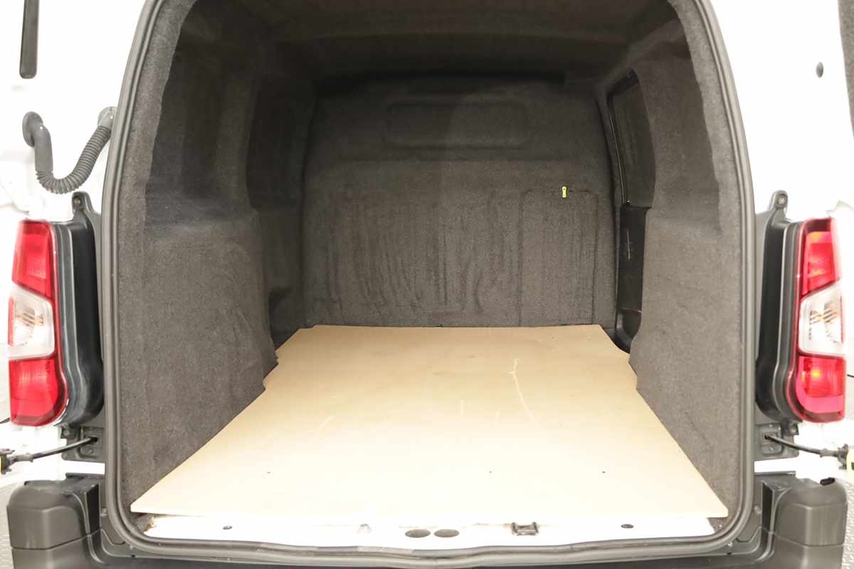 peugeot-partner-2024-diesel-1499cc