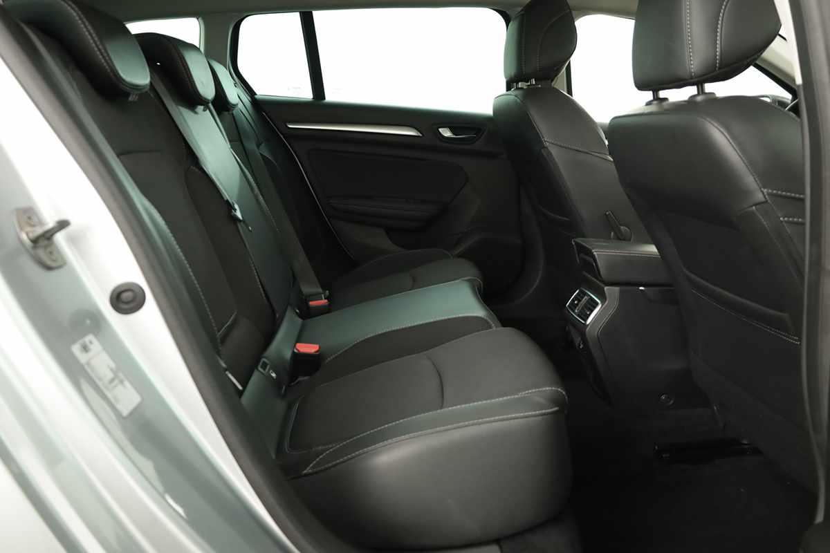 renault-megane-sport-tourer-2024-diesel-1461cc