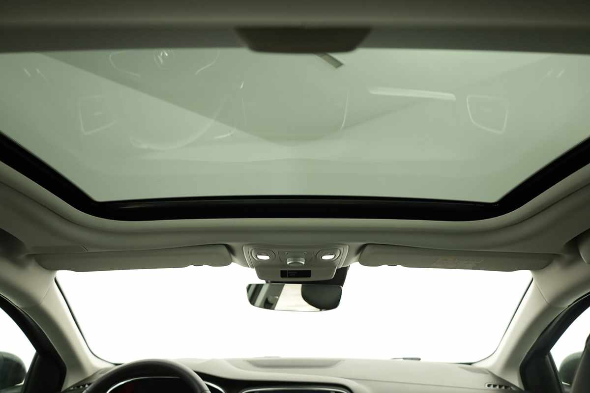 renault-megane-sport-tourer-2024-diesel-1461cc