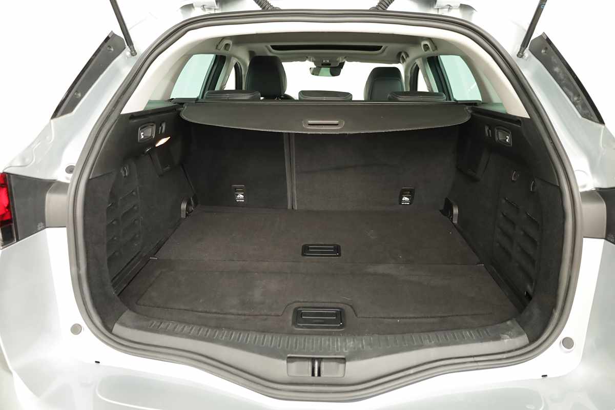 renault-megane-sport-tourer-2024-diesel-1461cc