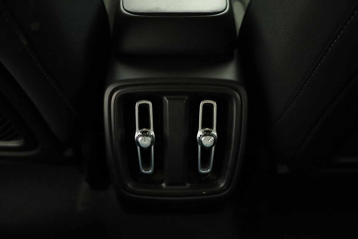 volvo-xc40-2024-gasolina-1477cc