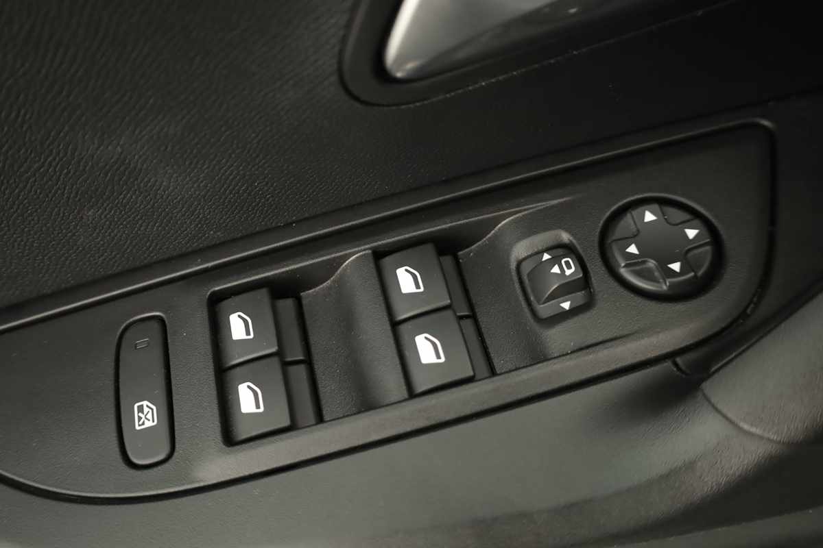 peugeot-2008-2025-gasolina-1199cc