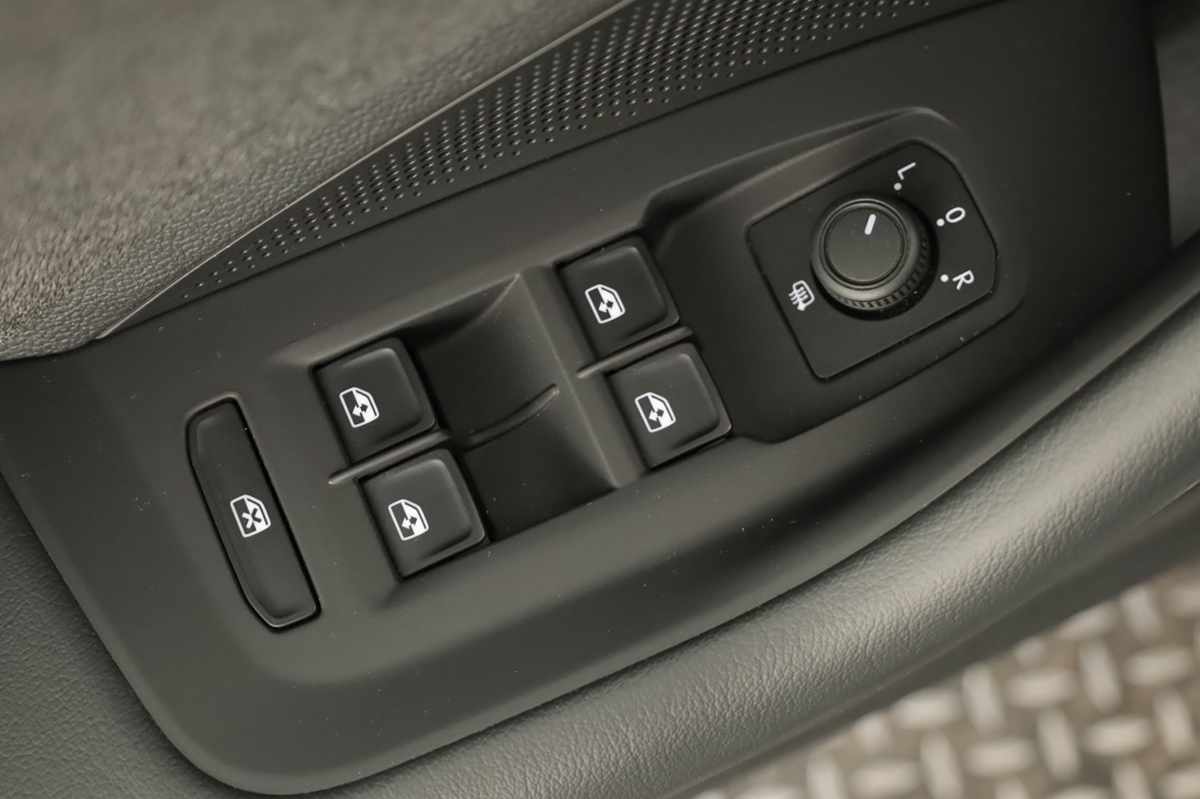 volkswagen-passat-variant-2025-hibrido-a-gasolina-1498cc