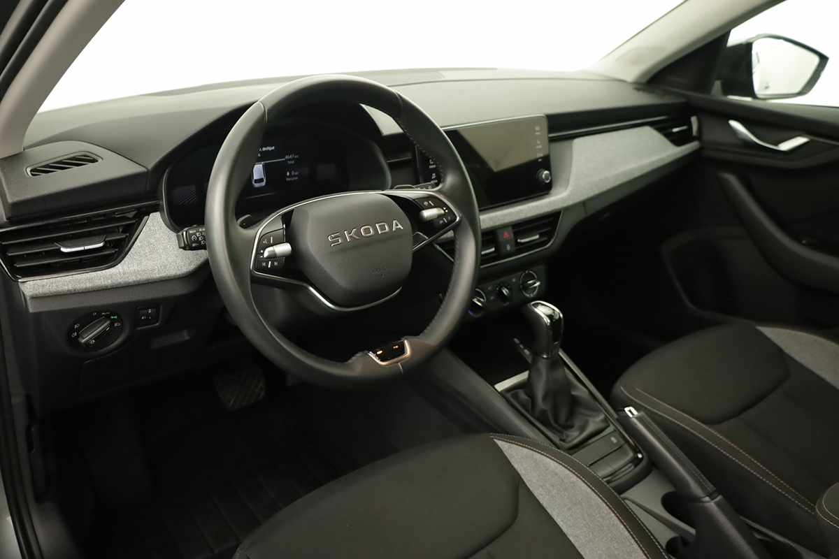 skoda-scala-2025-gasolina-999cc