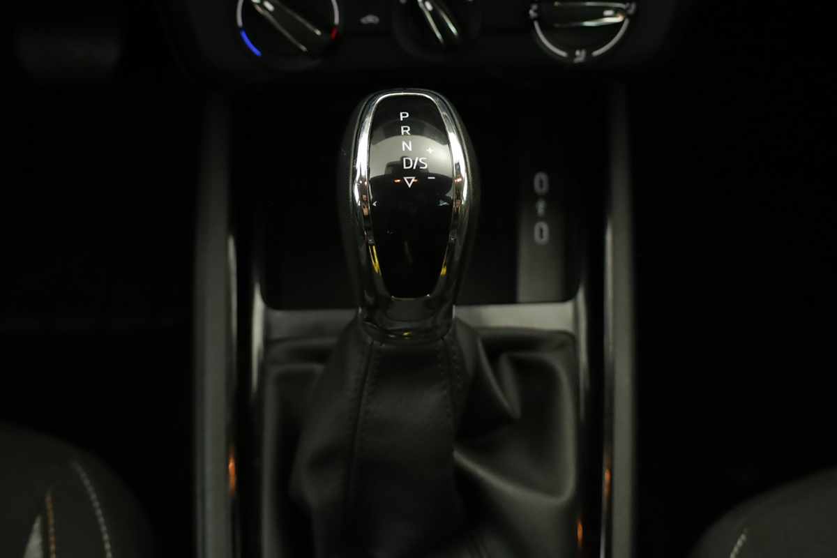 skoda-scala-2025-gasolina-999cc