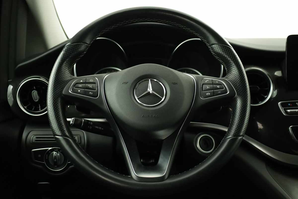 mercedes-benz-classe-v-2023-diesel-1950cc