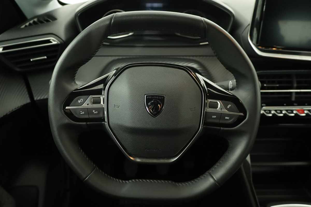 peugeot-208-2025-gasolina-1199cc