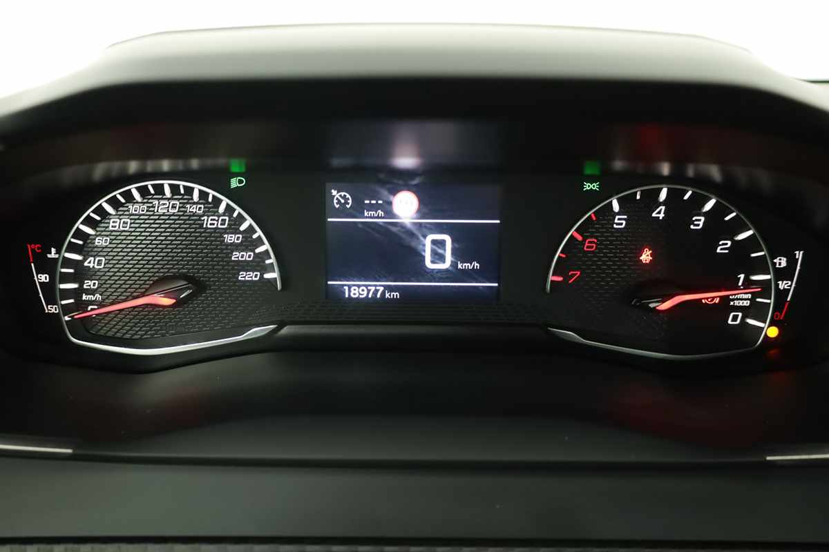 peugeot-208-2025-gasolina-1199cc