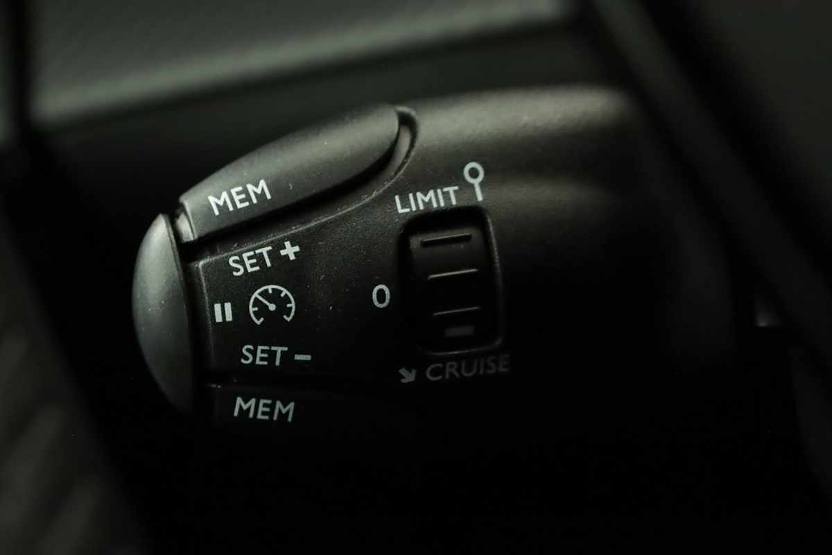 peugeot-208-2025-gasolina-1199cc