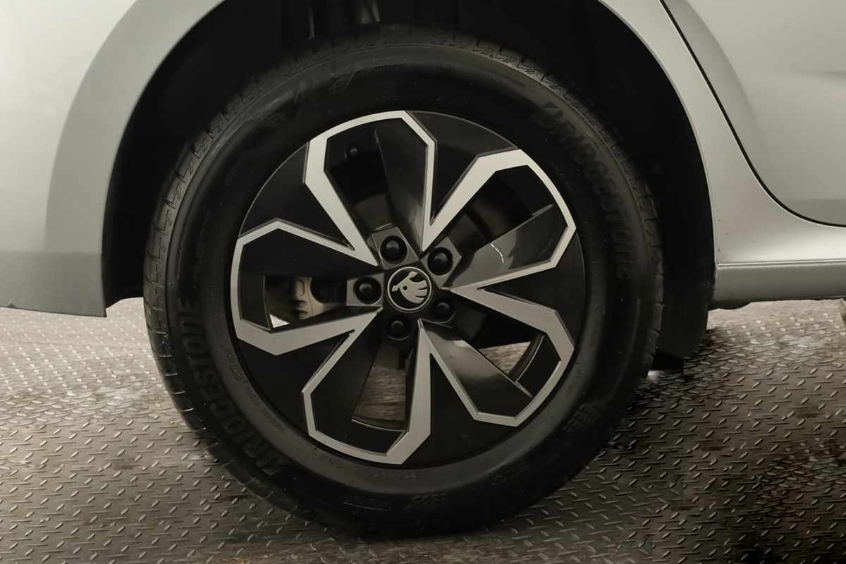 skoda-kamiq-2025-gasolina-999cc