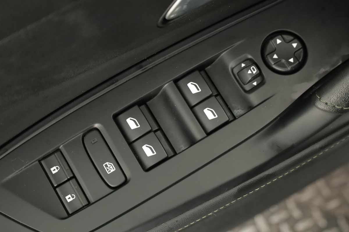 peugeot-308-2024-gasolina-1199cc