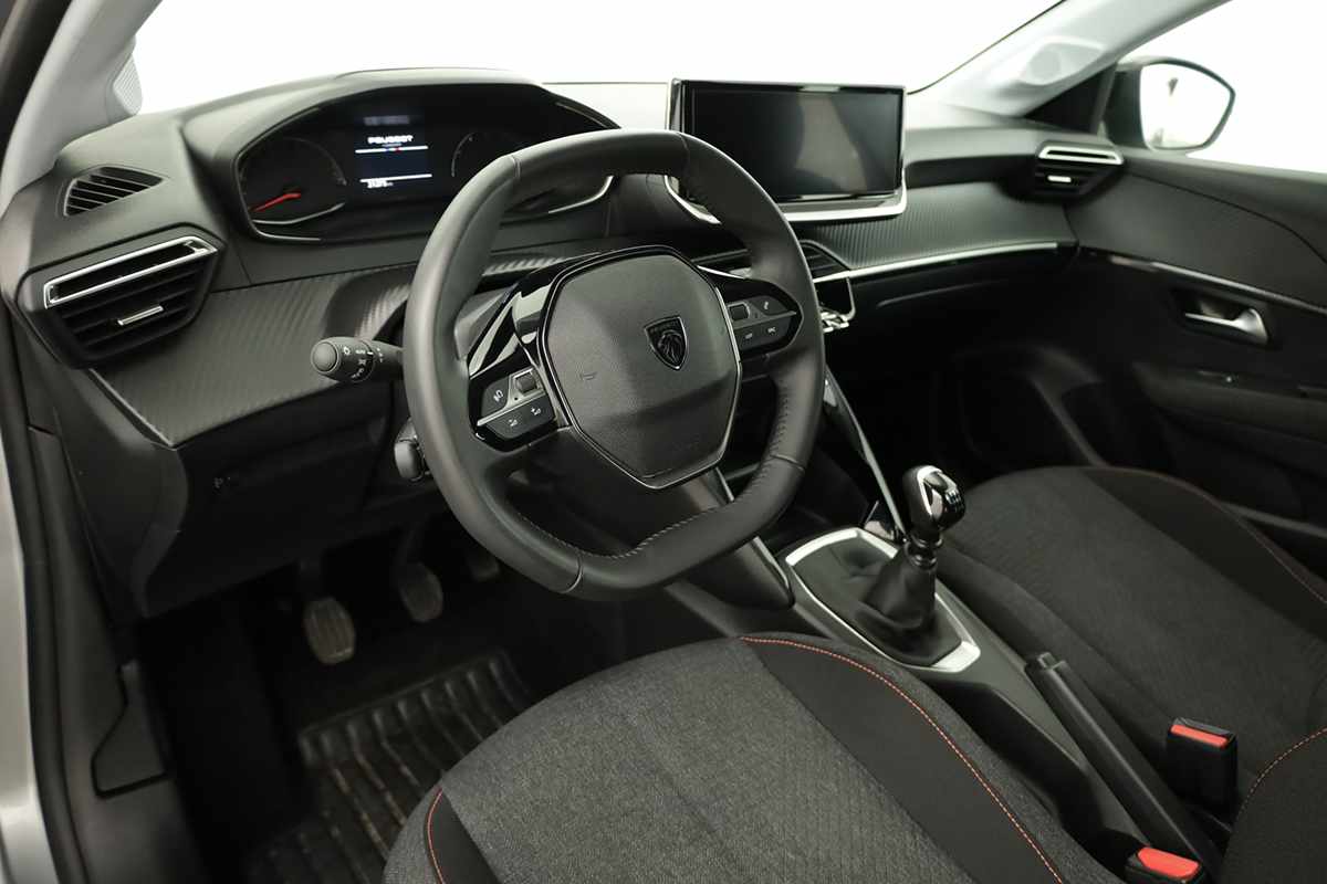 peugeot-208-2025-gasolina-1199cc