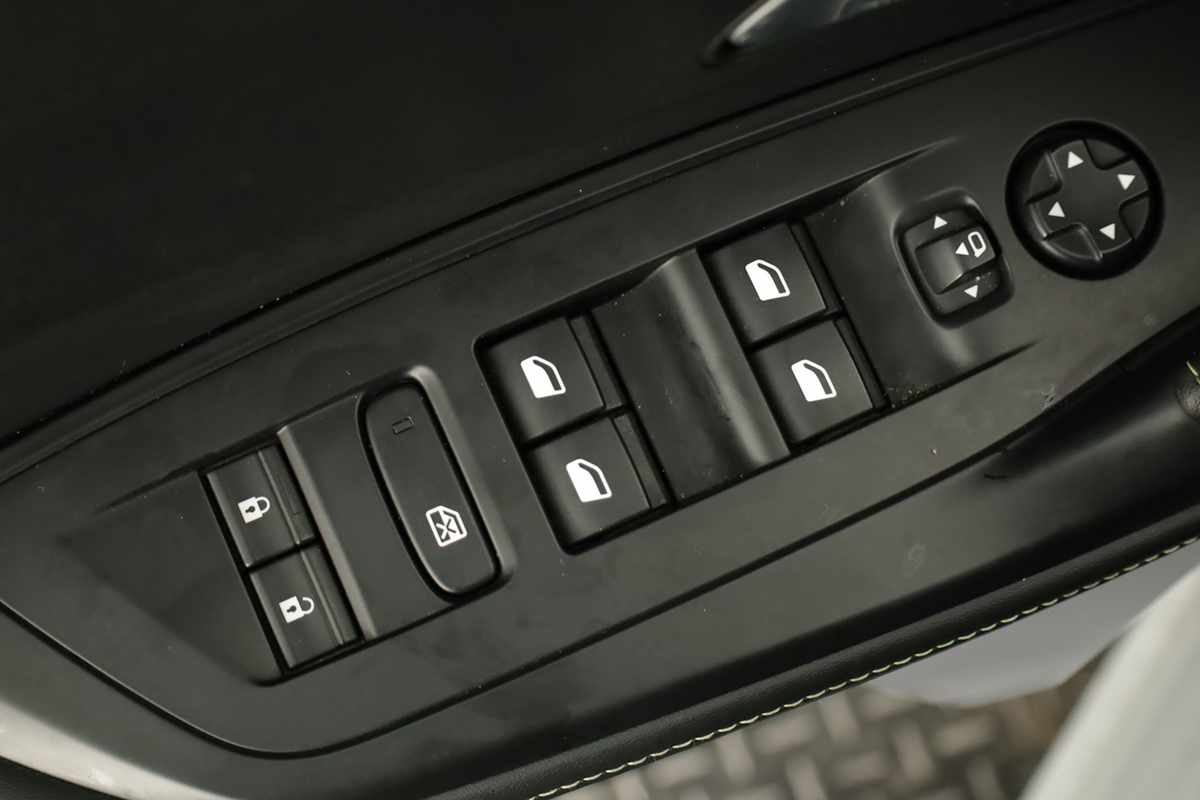 peugeot-308-sw-2024-gasolina-1199cc
