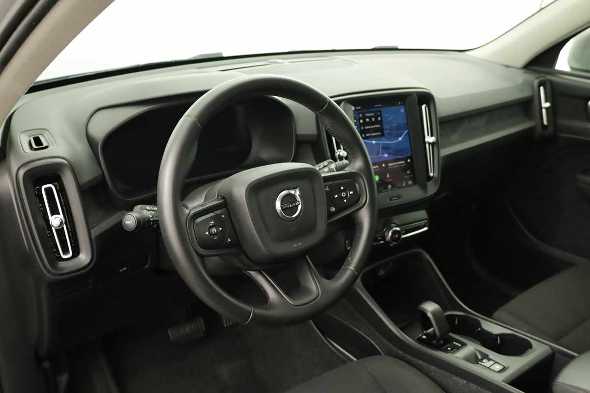 volvo-xc40-2025-gasolina-1969cc