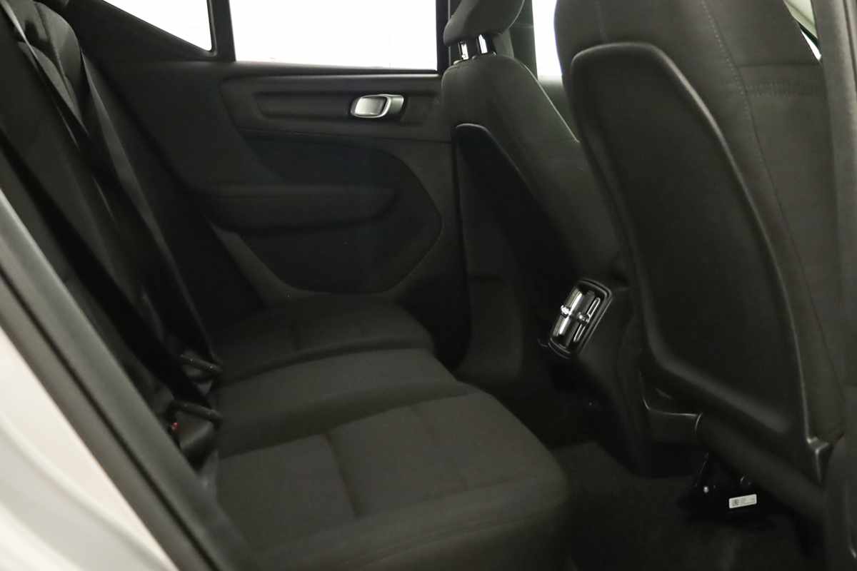 volvo-xc40-2025-gasolina-1969cc
