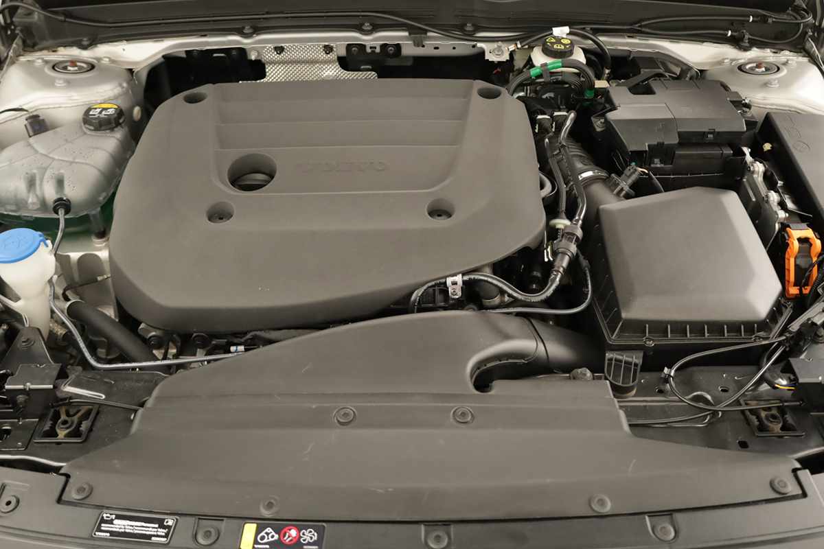 volvo-xc40-2025-gasolina-1969cc