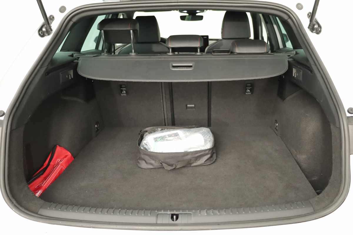 seat-leon-st-2025-hibrido-a-gasolina-1498cc