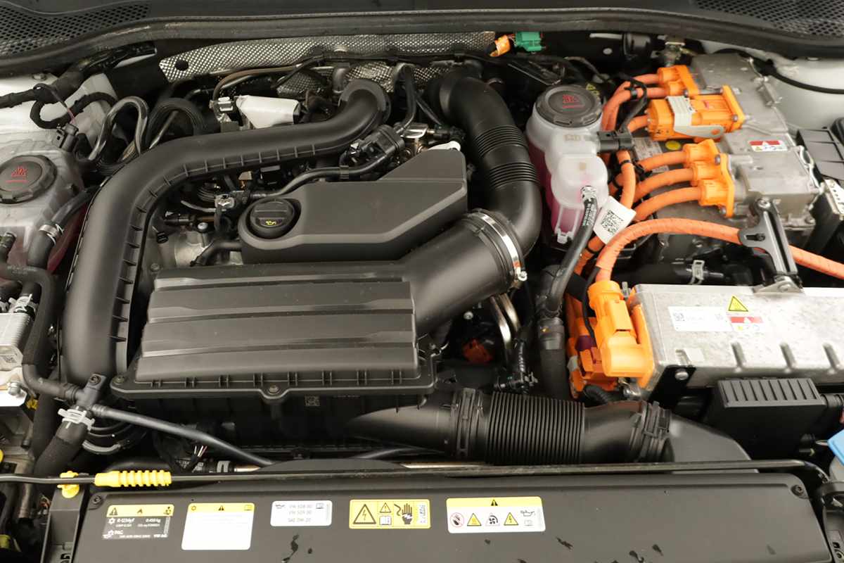 seat-leon-st-2025-hibrido-a-gasolina-1498cc