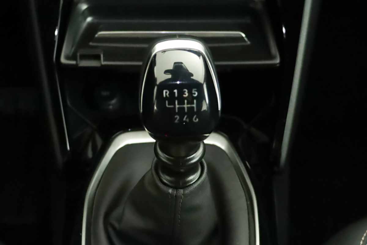 peugeot-2008-2024-gasolina-1199cc