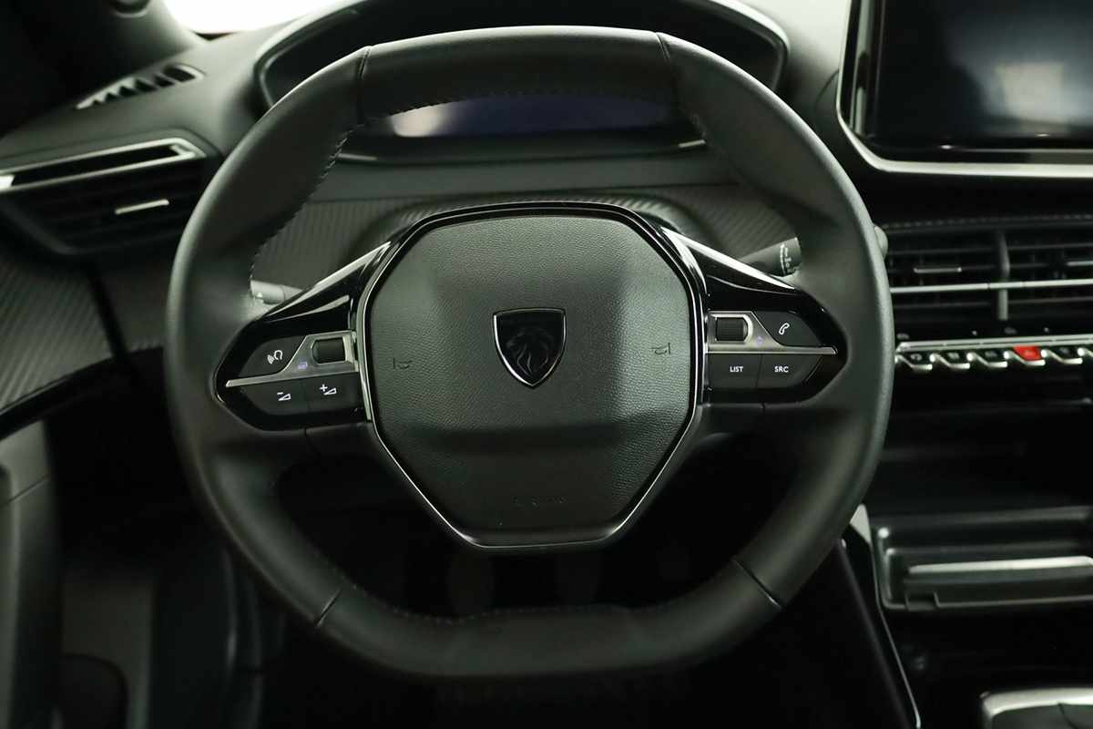 peugeot-2008-2024-gasolina-1199cc