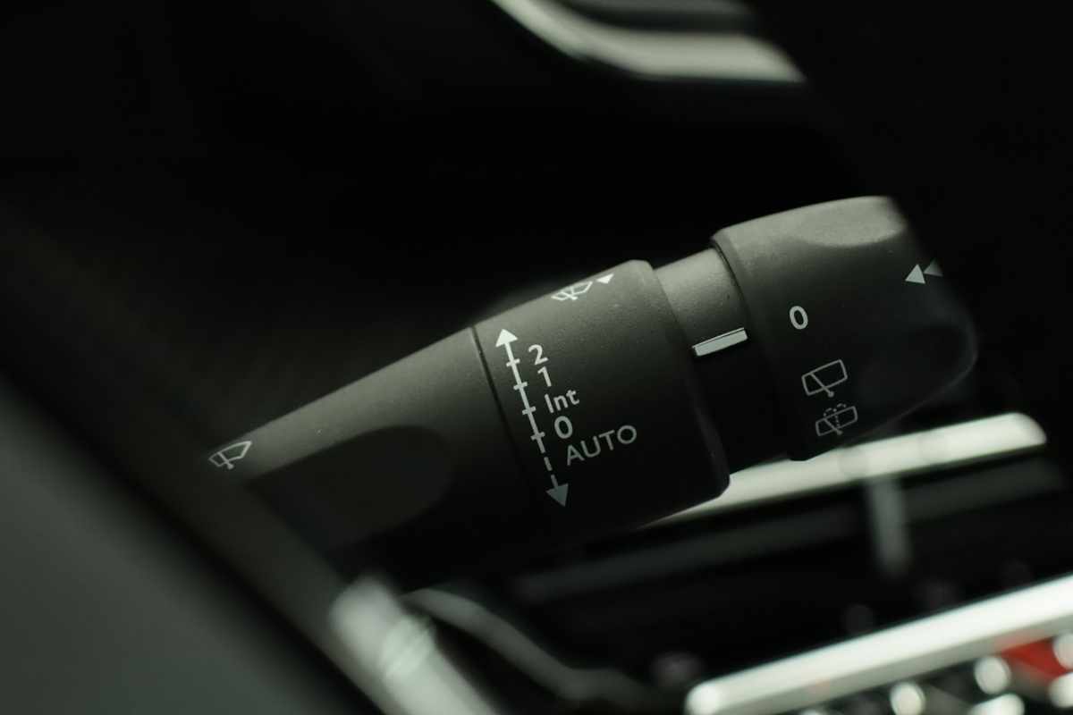 peugeot-2008-2024-gasolina-1199cc