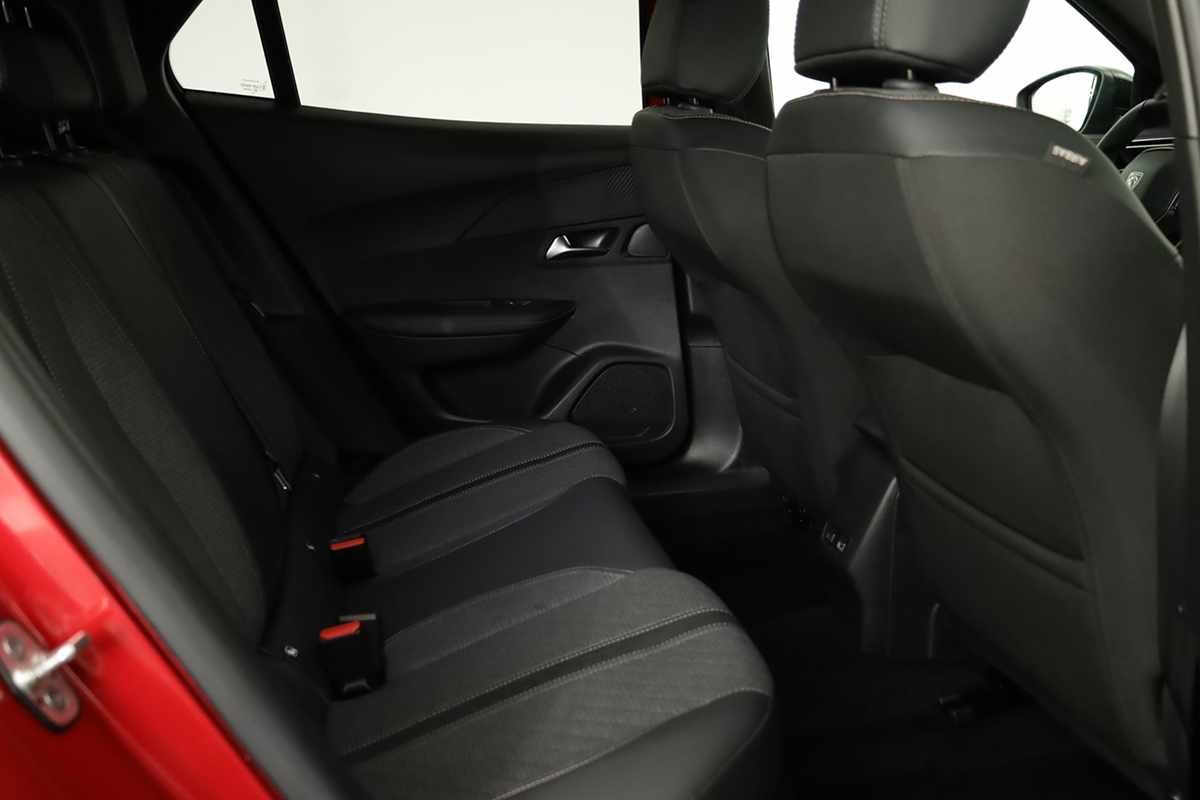 peugeot-2008-2024-gasolina-1199cc